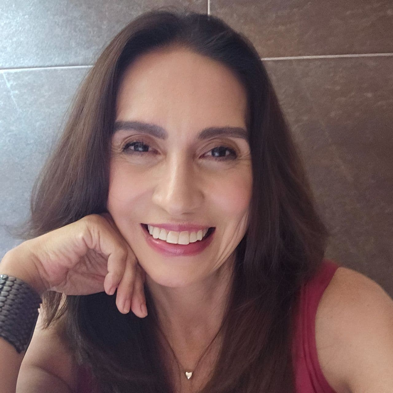 Foto de Dra. Perla Alvarez Morales.